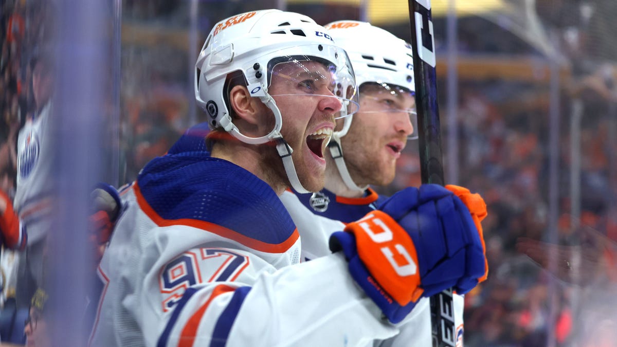 "2023 NHL Playoffs: Standings, Buzz, and Favorites"