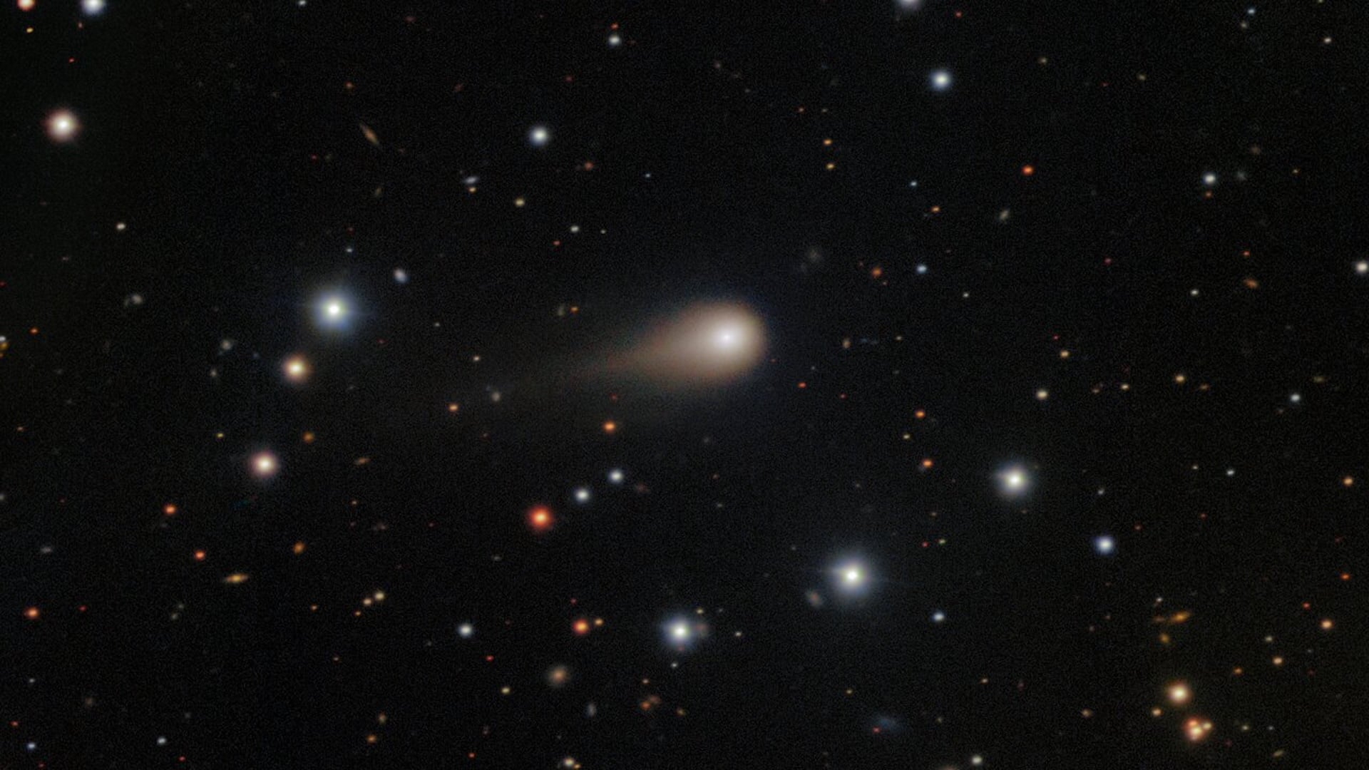 Featured image for Interstellar Comet 3I/ATLAS Reveals Growing Tail and Shape-Shifting Mysteries