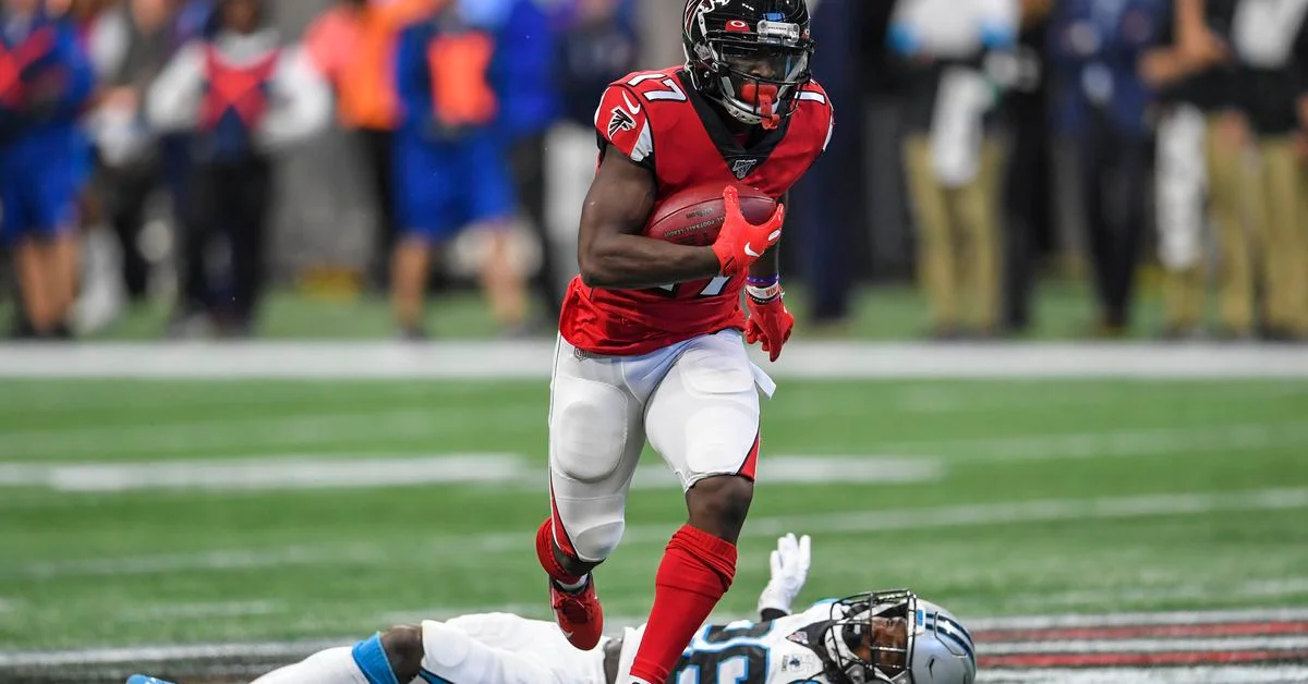 Eagles sign Olamide Zaccheaus as new wide receiver.
