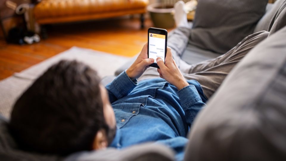 Featured image for Mobile Phone Use Linked to Decreased Sperm Count, Study Finds