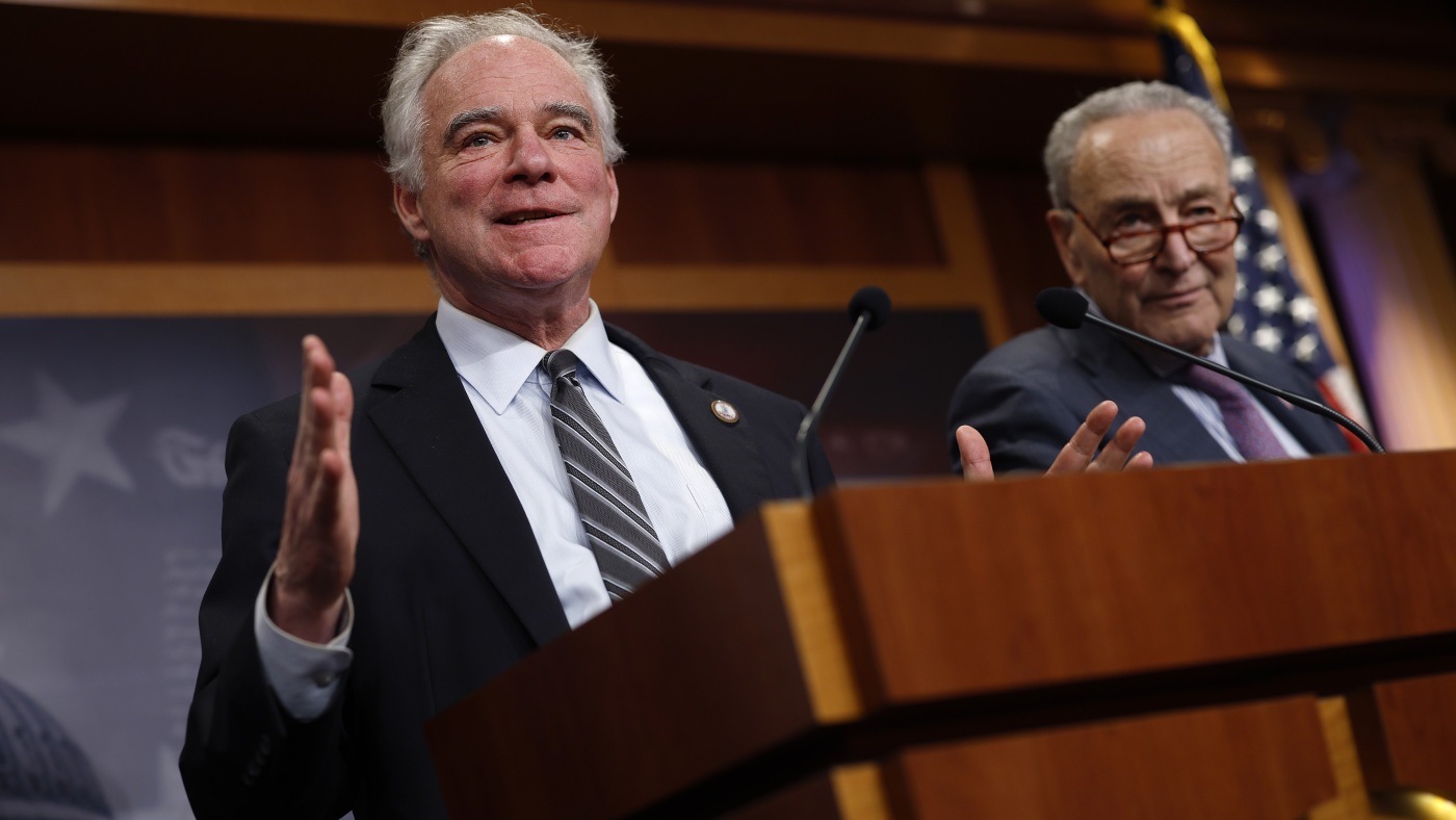 Featured image for Experts Warn Trump’s Tariffs May Reduce Debt but at Economic and Political Costs