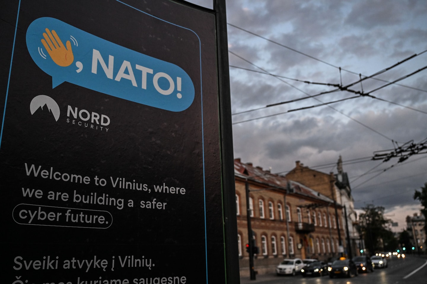"Russia-Ukraine War: Azov Commanders Return to Ukraine, Blindsiding Russia and Violating Agreements"