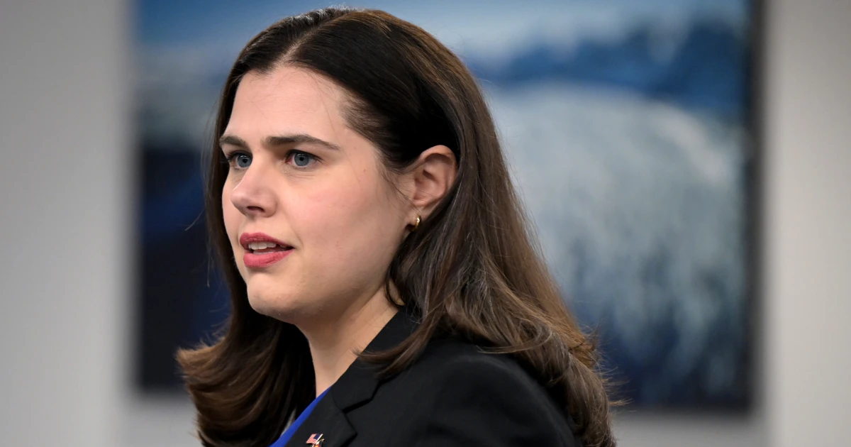 "Colorado Secretary of State Urges Supreme Court to Disqualify Trump from Ballot"