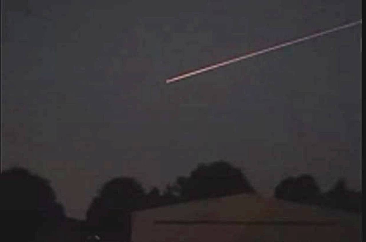 Featured image for SpaceX Capsule Spotted Across Multiple States in Spectacular Display.