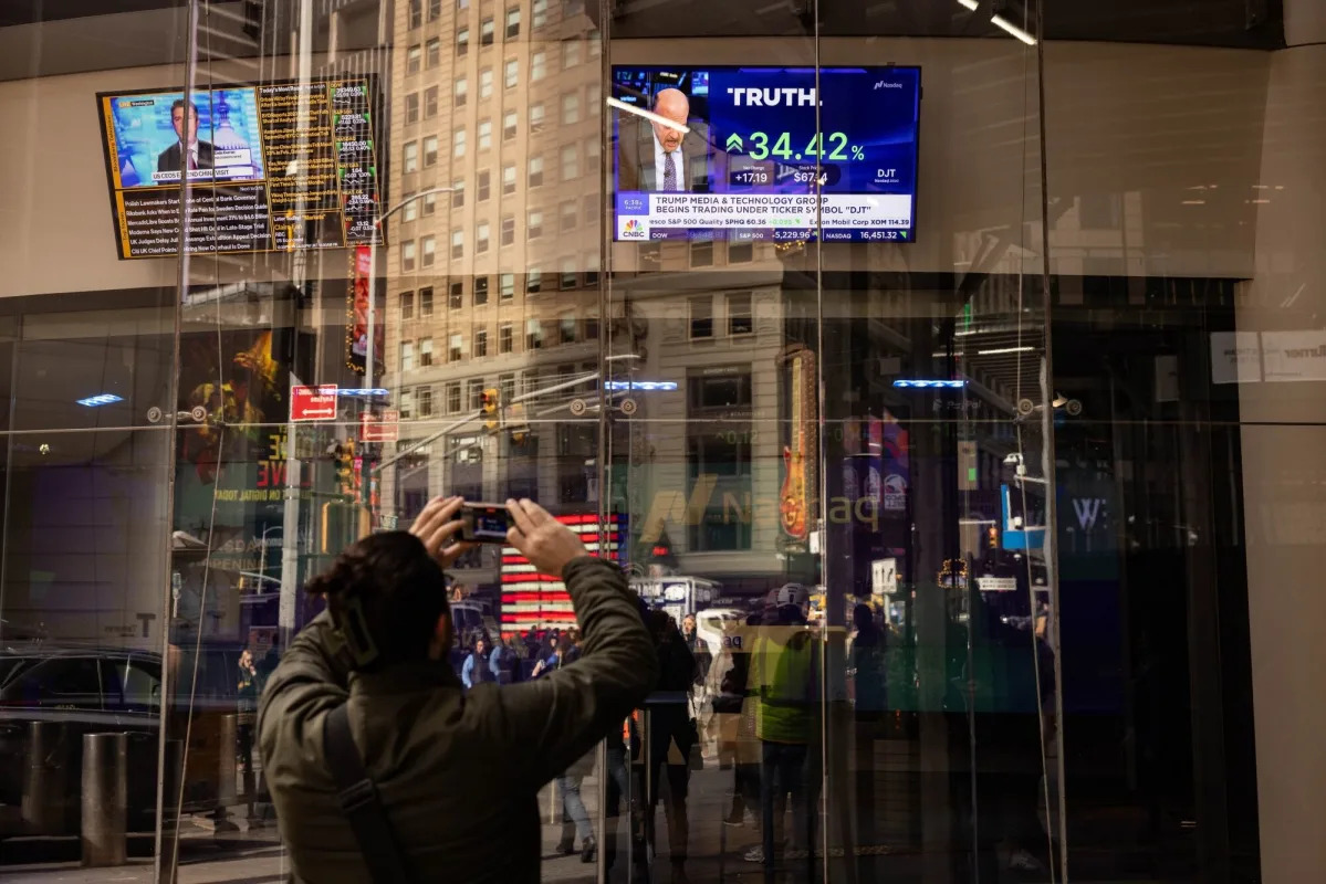 "Trump's Legal Battle to Strip Truth Social Co-Founders of Their Stake"