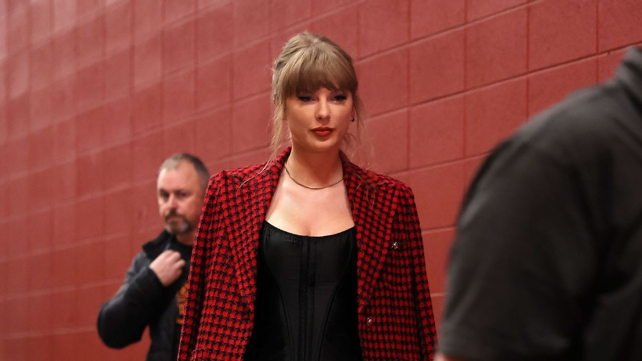 Taylor Swift Steals the Show at Chiefs Game with Fashion and Finesse