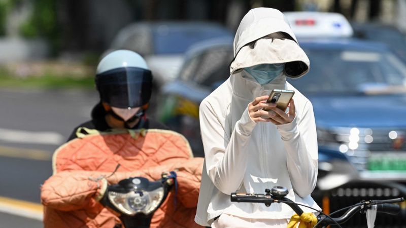 Shanghai experiences hottest May day in over a century.