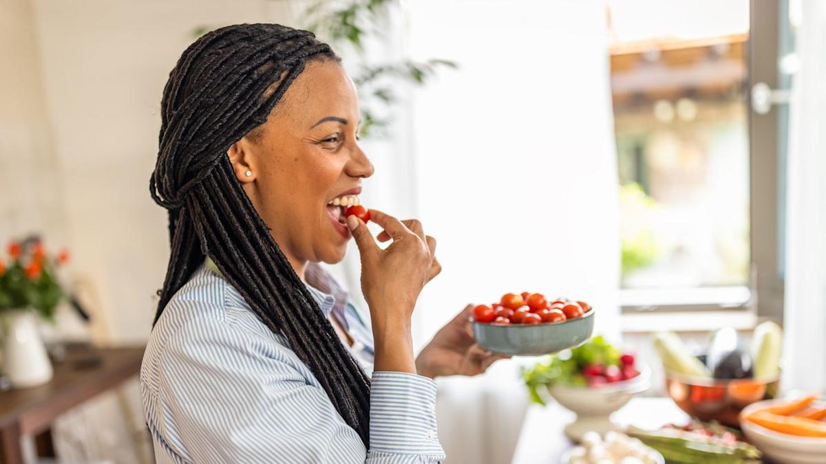 Featured image for Cardiologists Share Top Foods to Lower Cholesterol Naturally