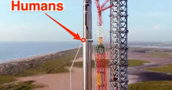 Featured image for Visualizing the Immense Size of SpaceX's Starship Mega-Rocket.