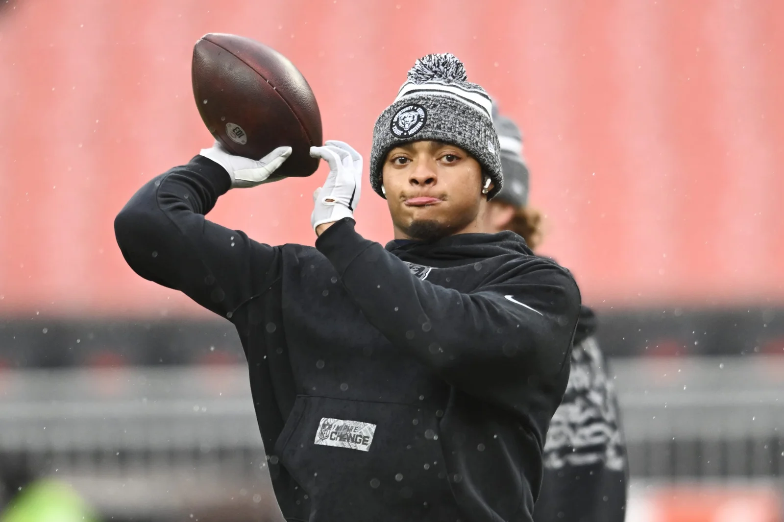DJ Moore's Endorsement: Justin Fields Should Remain Bears QB