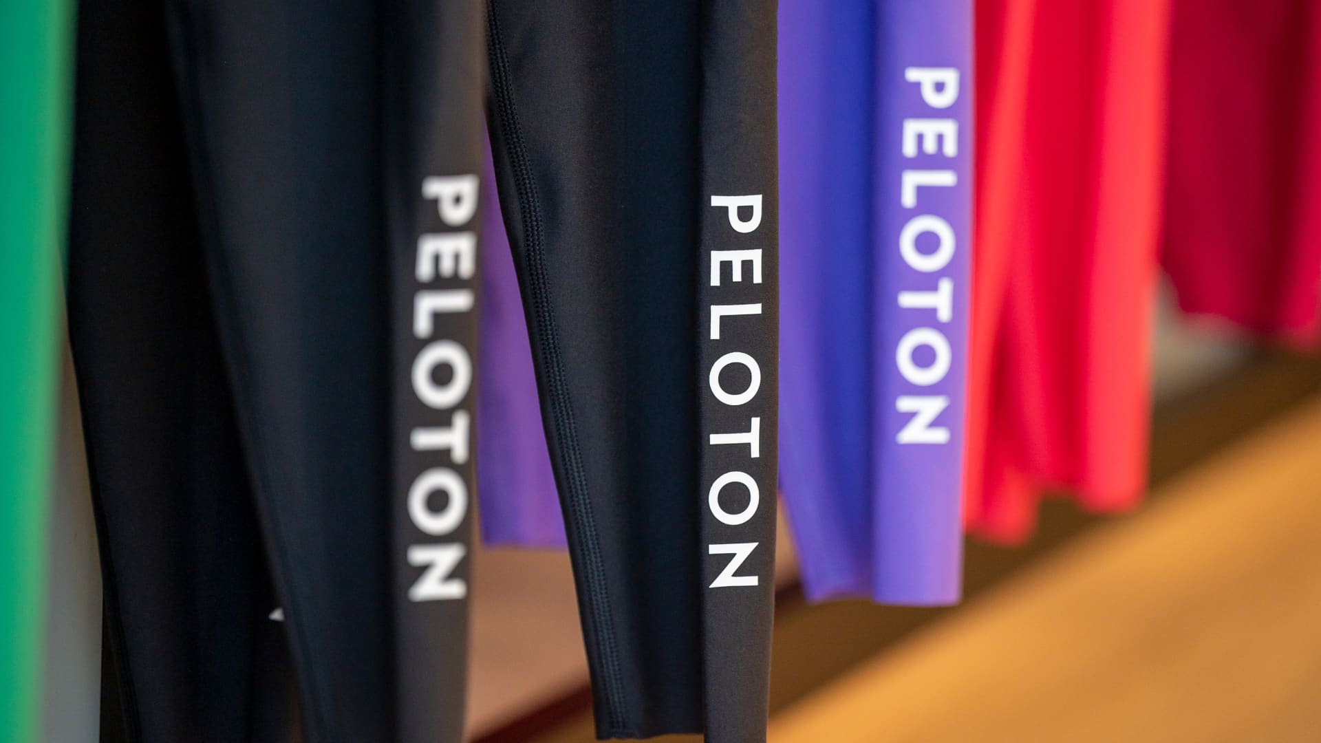 Featured image for Peloton Turns Profit Amid Sales Decline and Job Cuts