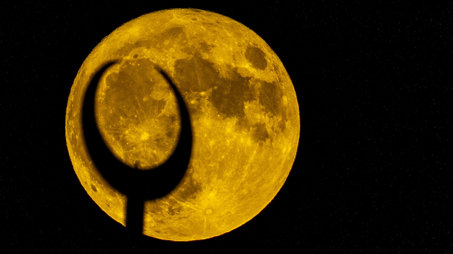 "August 2023: Witness the Spectacular Supermoon Events Around the World"