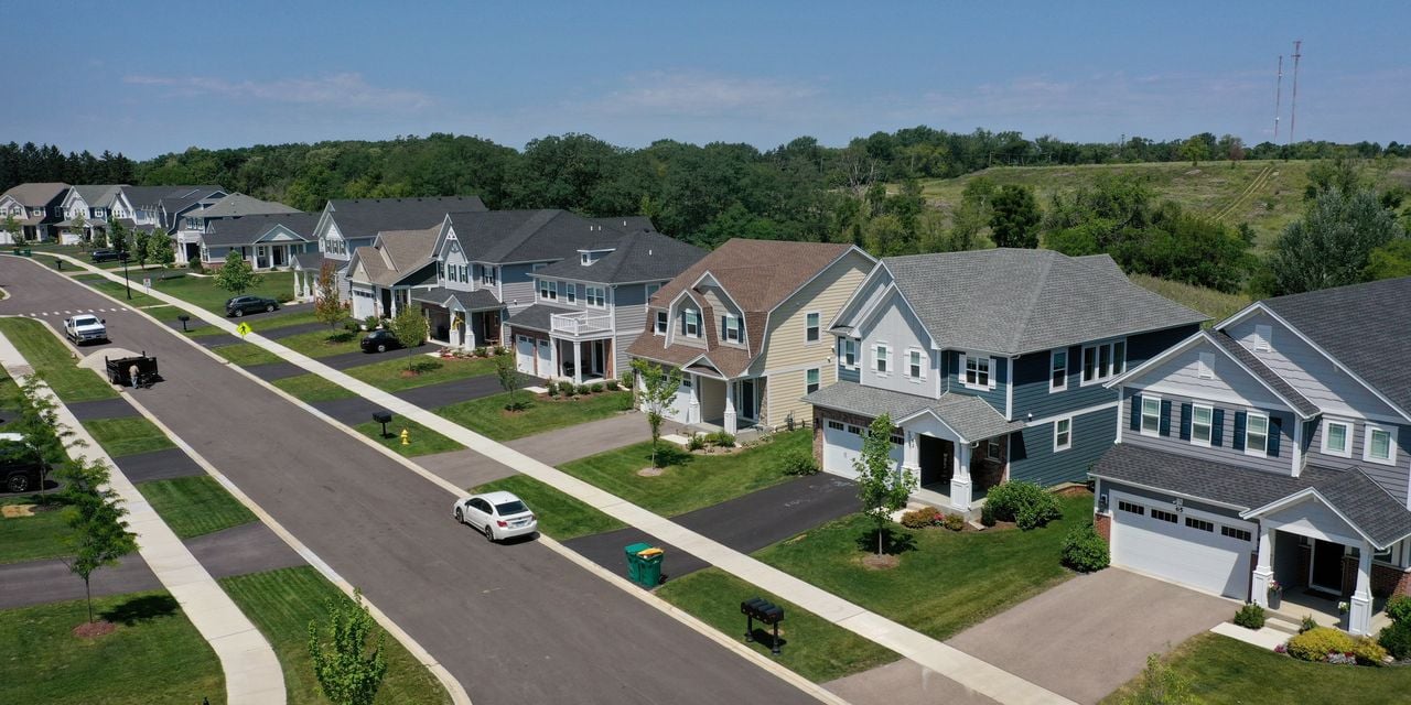 Featured image for Housing Market Sees Potential Rebound as Mortgage Rates Drop