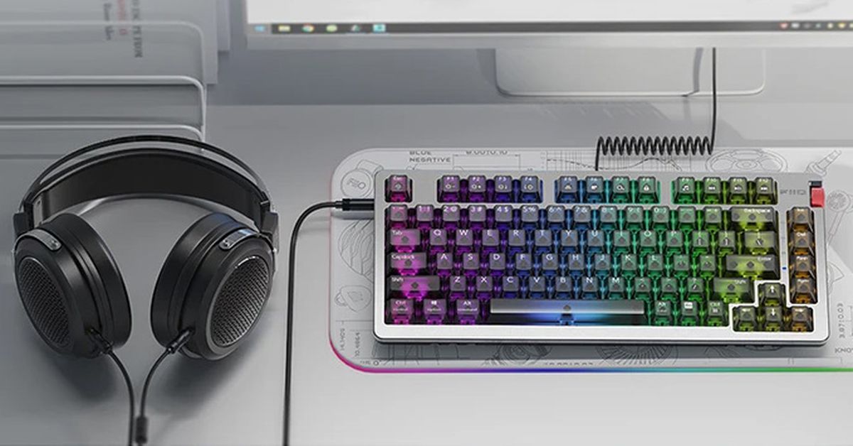 Featured image for "Revolutionary Mechanical Keyboard with Integrated Hi-Fi DACs and Amplifier, Including a Must-Have Headphone Jack"
