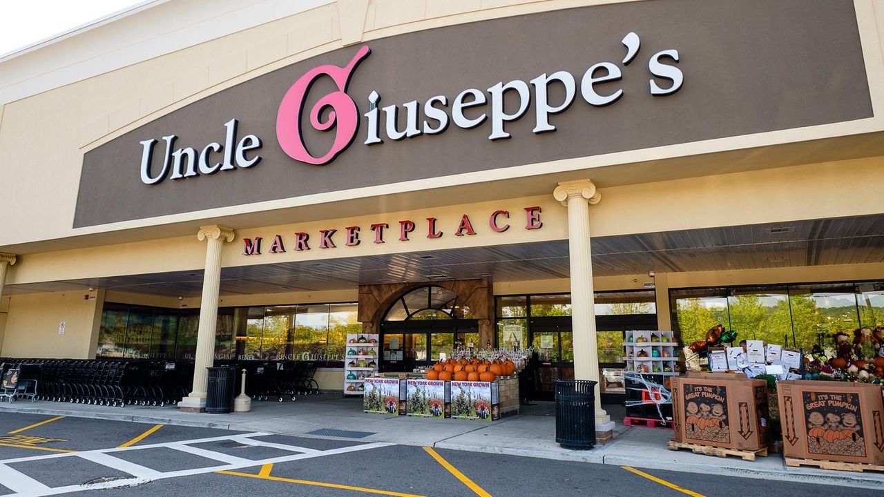 Featured image for Uncle Giuseppe's Replaces Greenvale Stop & Shop Amid 32 Nationwide Closures