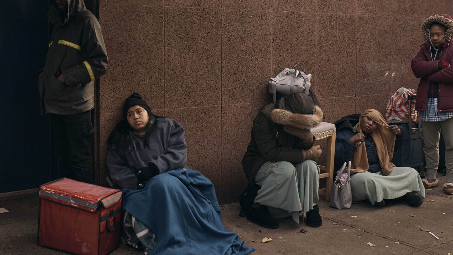 Featured image for Migrant Evictions Loom as NYC Shelters Reach Capacity