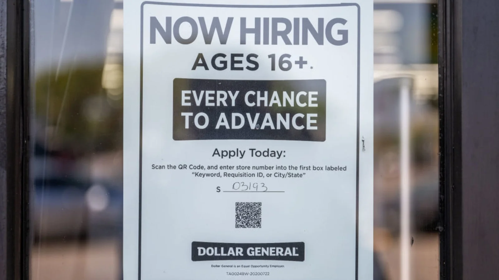 US Private Sector Adds 145,000 Jobs in March, Falling Short of Expectations