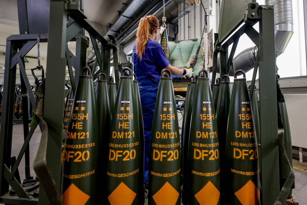 "EU Invests Billions to Boost Defense Industry and Ammunition Production"