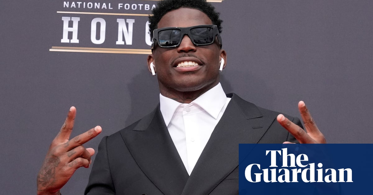 Model Sues Dolphins' Tyreek Hill for Allegedly Breaking Her Leg in Football Drill