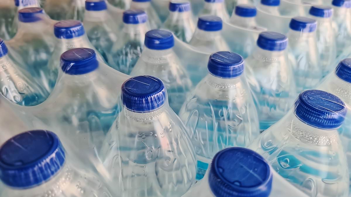 Featured image for Fiji Recalls 1.9 Million Bottles Over Bacteria, Manganese Concerns