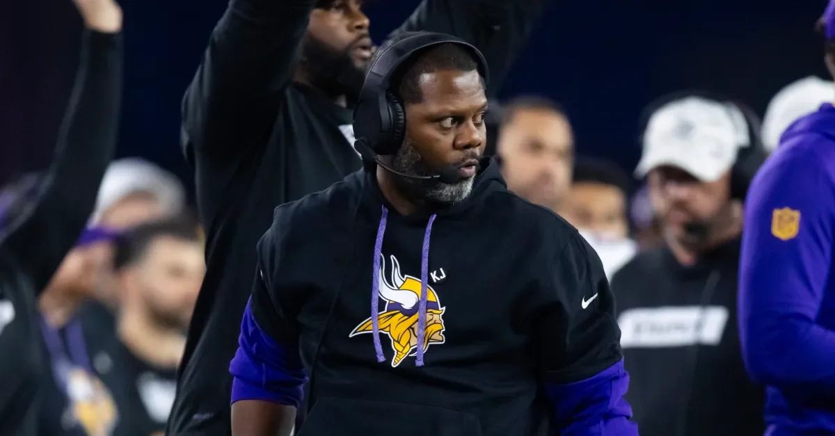 Commanders appoint Daronte Jones to lead defense, signaling a 2026 overhaul