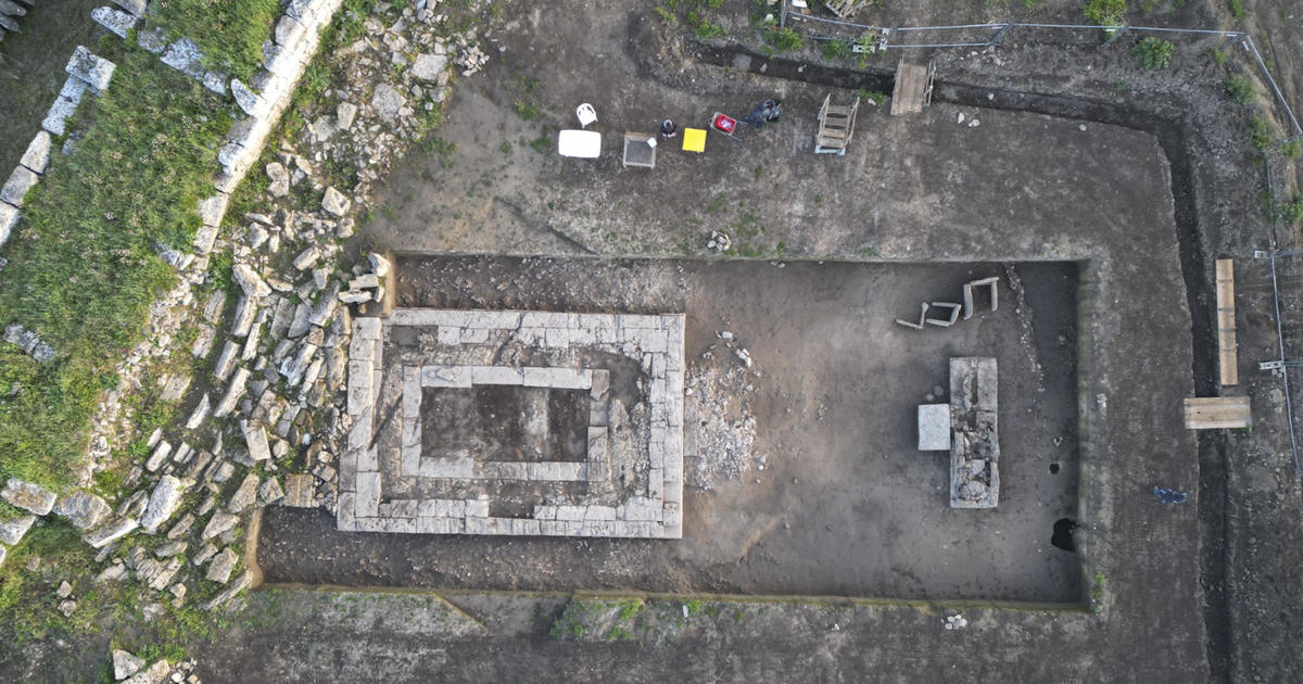 Featured image for Ancient Dolphin Statuette Discovered in Italy by Archeologists