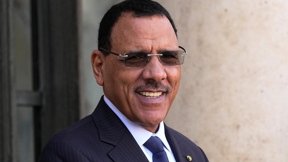 West African Court Orders Release and Reinstatement of Niger's President, Restoring Democracy