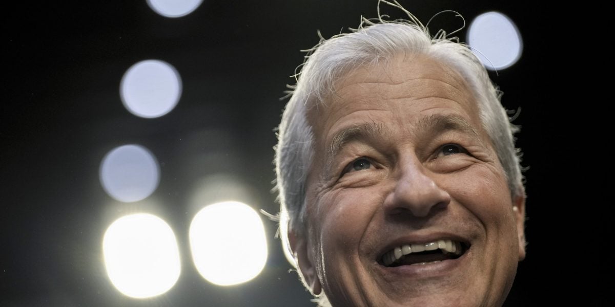 Featured image for "JPMorgan CEO Jamie Dimon's $150 Million Stock Sale Raises Eyebrows"