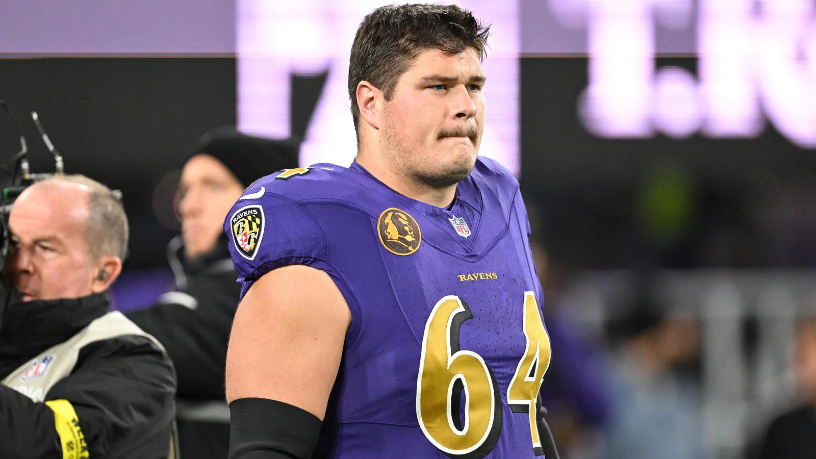 Linderbaum Free-Agent Buzz Grows as Ravens Face Competition for Center