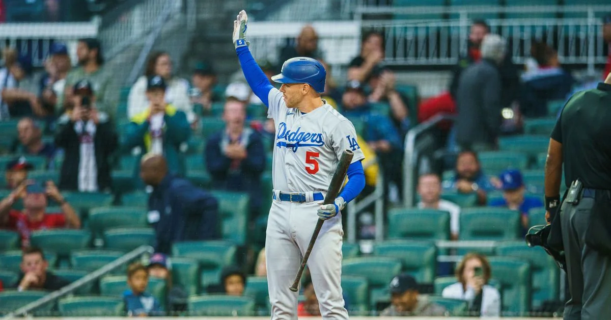 Freddie Freeman leads Dodgers to victory over Braves.