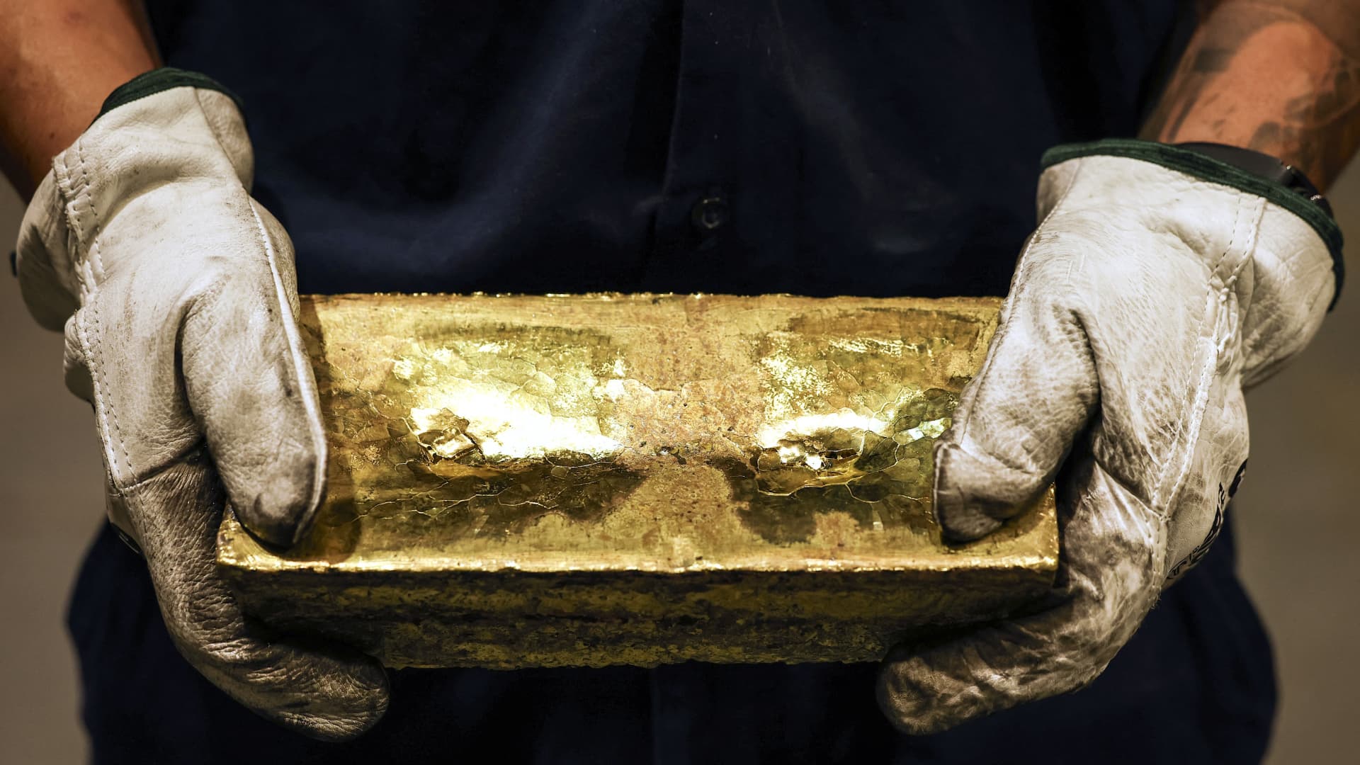 Featured image for Gold and Silver Prices Surge Prompting Jewelry Sell-Offs