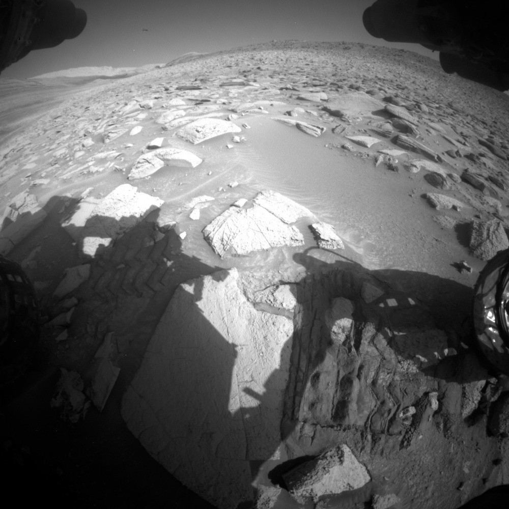 "Mars' Winter Chills: Seeking Signs of Breath and Frost"