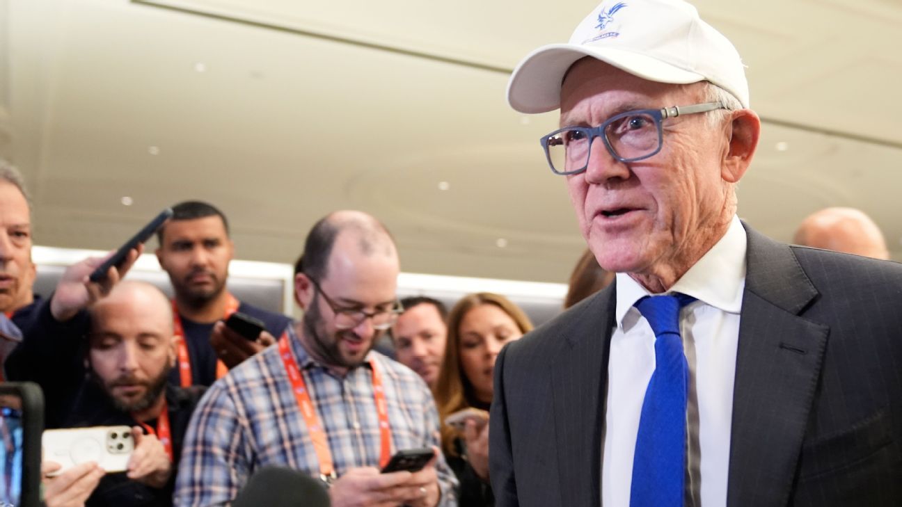 Featured image for Jets Owner Woody Johnson Criticizes QB Play, Supports Defensive Coach Aaron Glenn