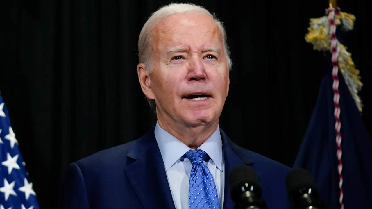 Biden's Border Policy Compromises Linked to Ukraine Funding