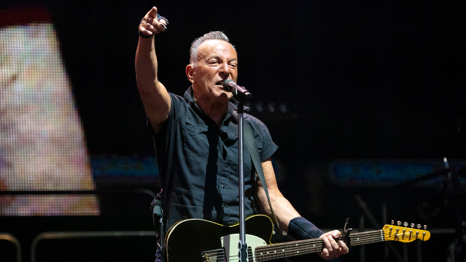 Bruce Springsteen's Philadelphia Concerts Postponed Due to Illness
