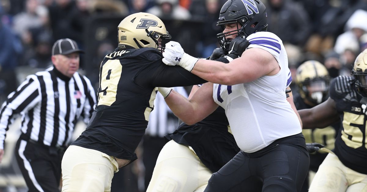 Seahawks' Draft Strategy: Adding EDGE and O-linemen while Expecting Trade Talks to Heat Up.