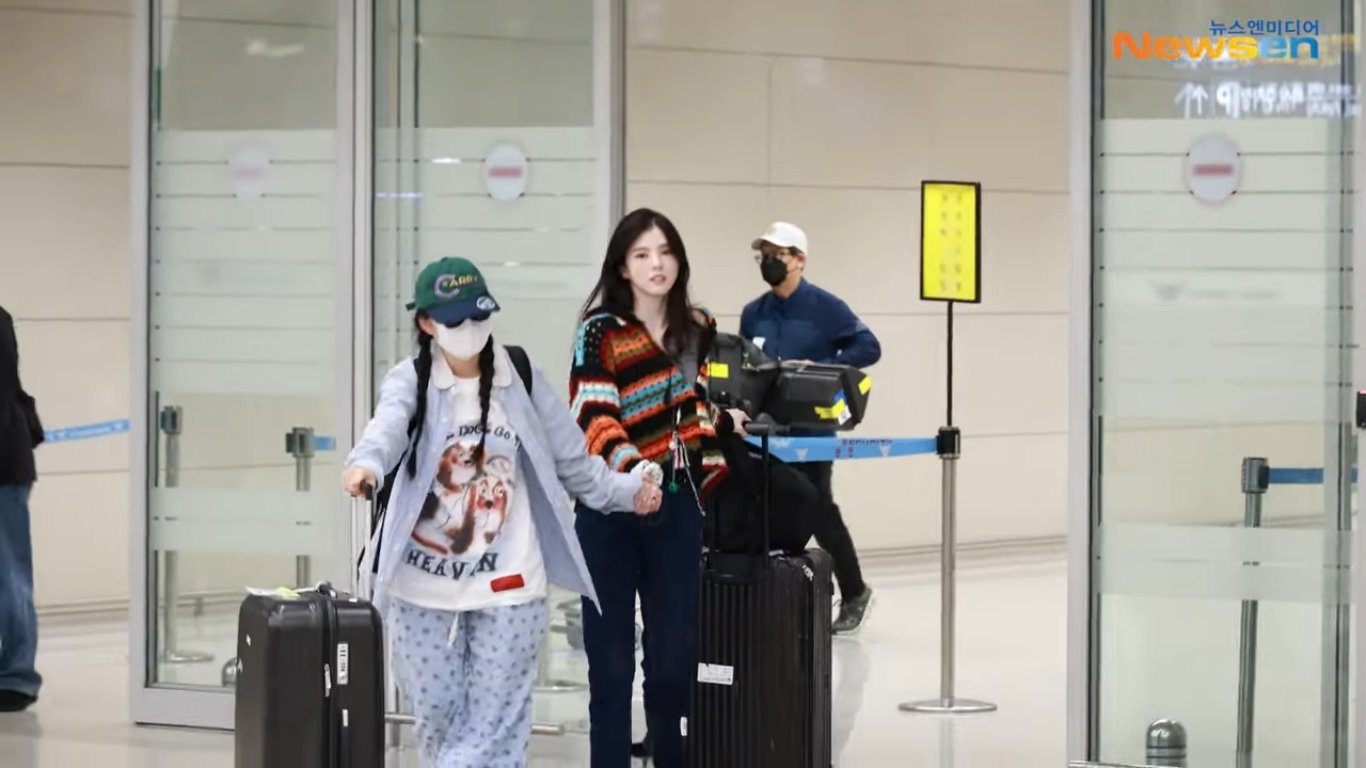 Featured image for "Han So Hee's Relationship Controversy: A Timeline and Apology"