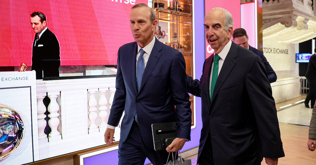 The Changing Landscape of Big Oil: ESG Funds Decline as Geopolitical Risks Impact Mega Deals