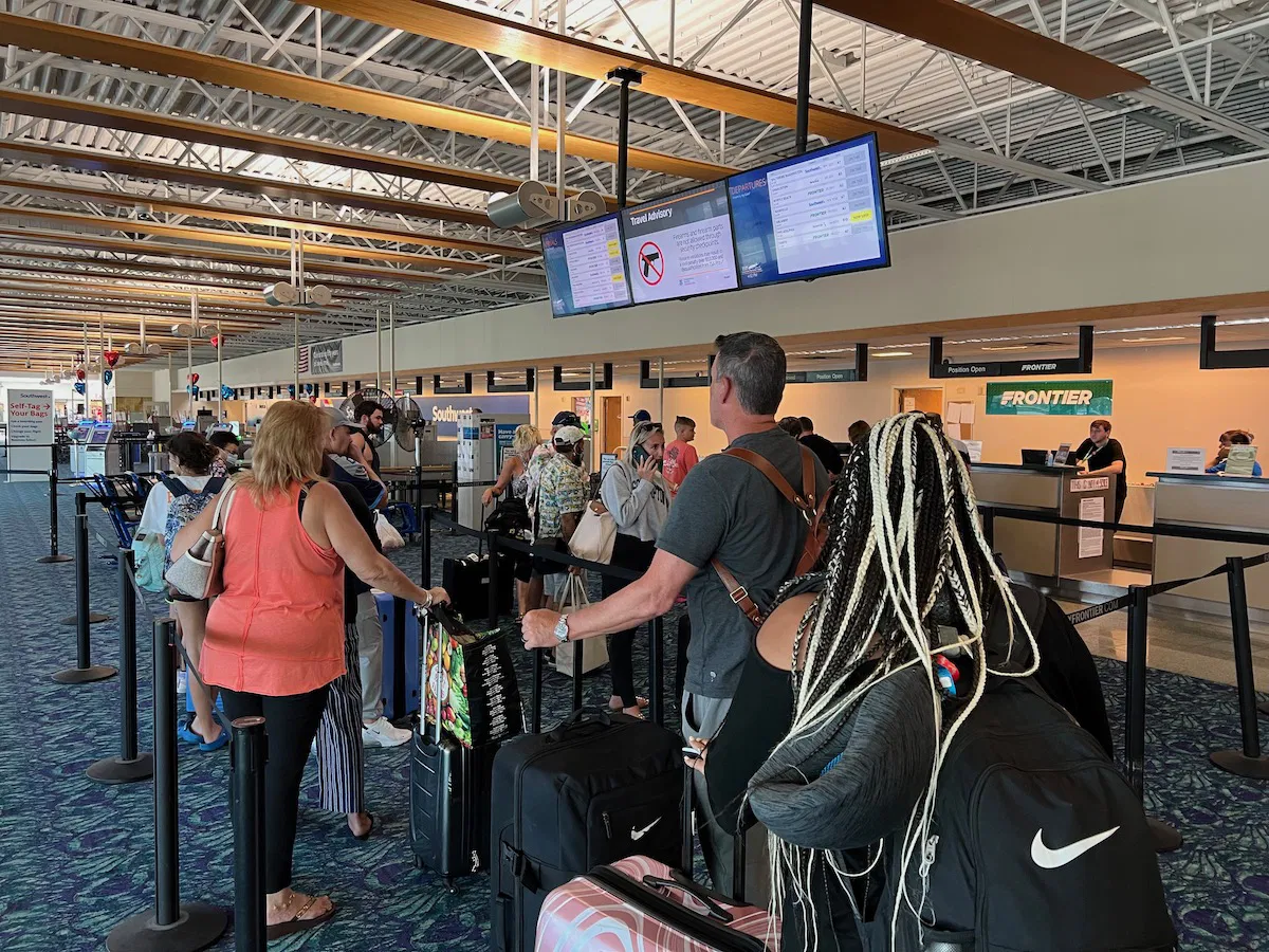 Featured image for Frontier Airlines Implements 60-Minute Check-In Cutoff for All Passengers