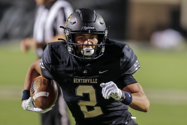 Featured image for Bentonville's CJ Brown chooses Arkansas football.