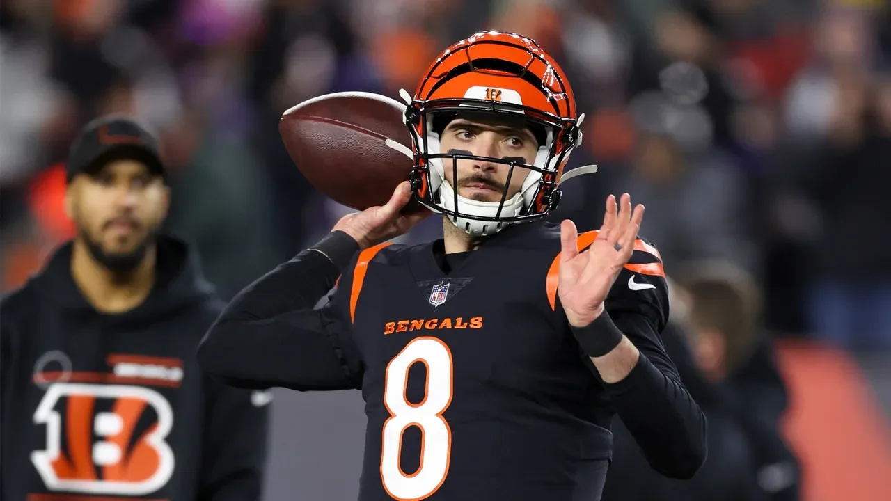 49ers sign trio of players to one-year deals, including quarterback Brandon Allen.