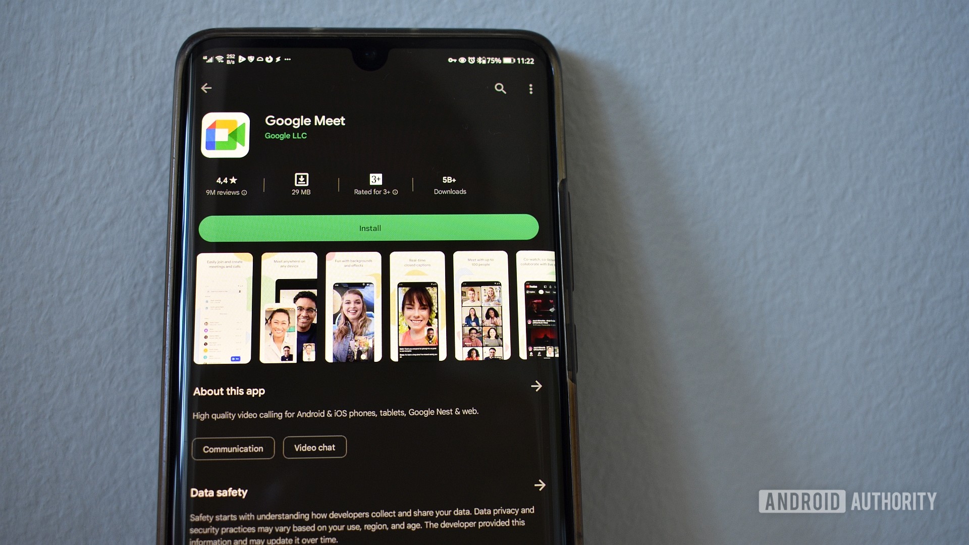 Featured image for Google Meet requires uninstalling old version for video calls.