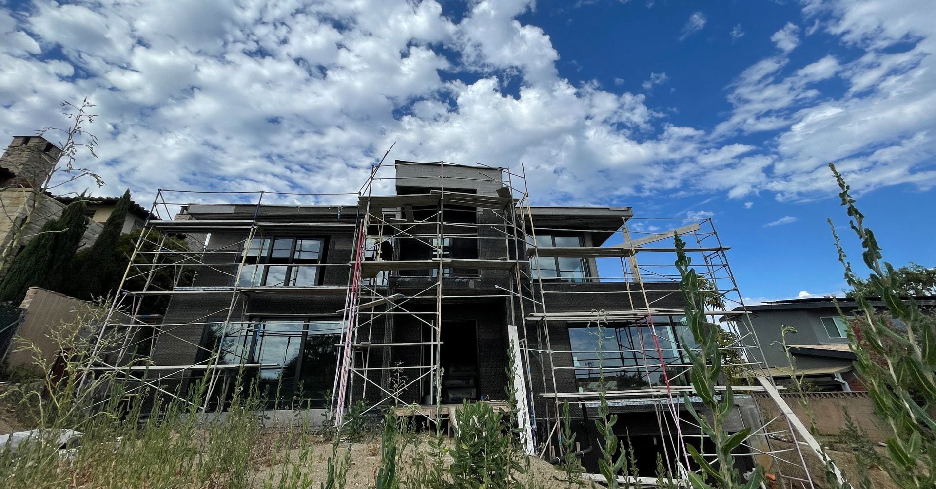 "Inflation Surprises: Dow Plunges as Rising Rents Drive Prices Higher"