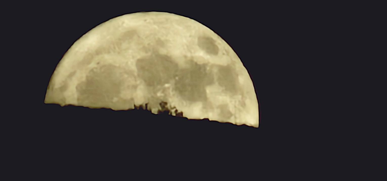 "August's Astronomical Delights: Moon Marvels and Sky Previews Await"