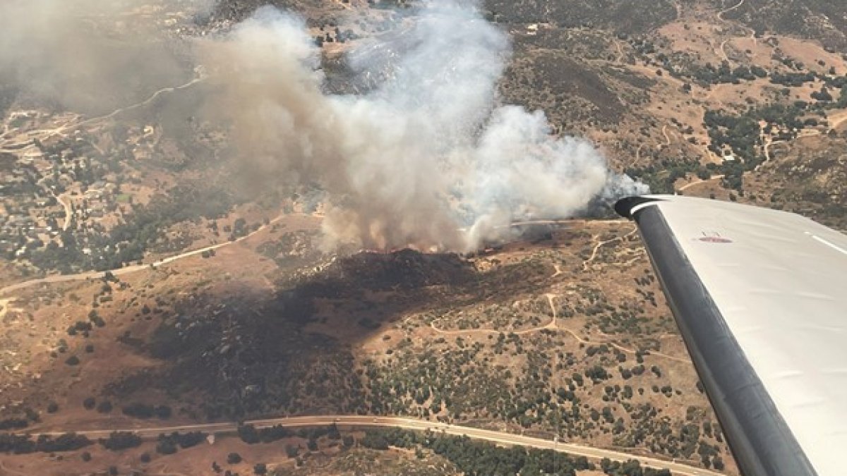 Featured image for Multiple Brush Fires Threaten Ramona and Bakersfield, Evacuations in Effect