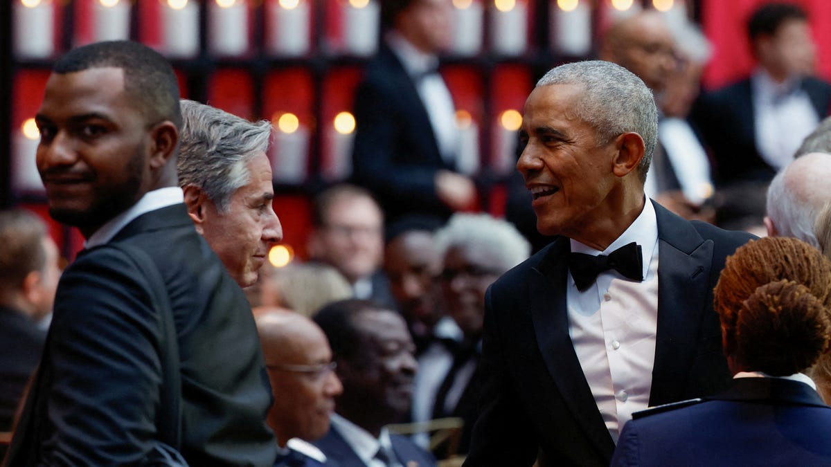 Featured image for Obama's Surprise Appearance Highlights Kenya State Dinner Amid New U.S. Pledge
