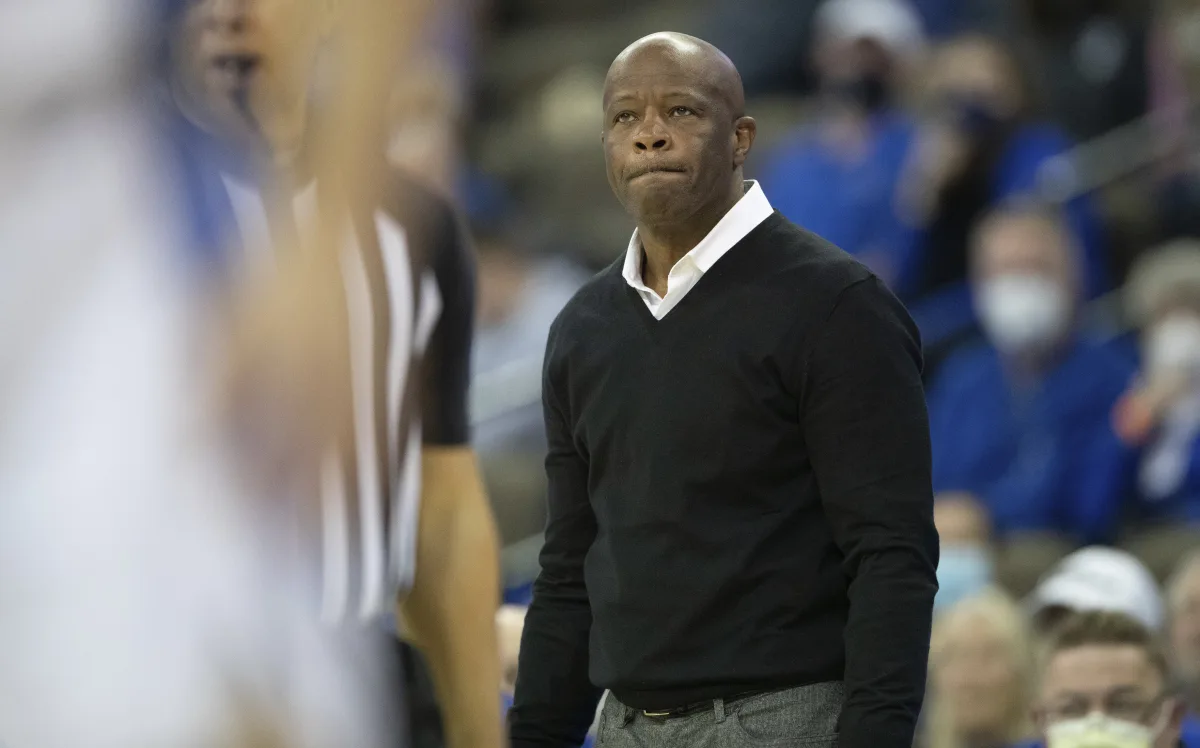 Mike Anderson demands $45.6M from St. John's over Rick Pitino hire.