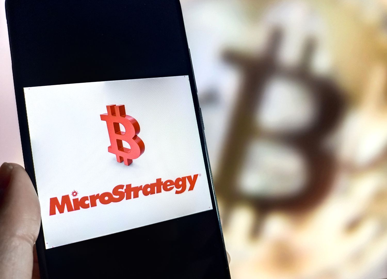 MicroStrategy's Bitcoin Bet Fuels Stock Surge Amid Market Volatility