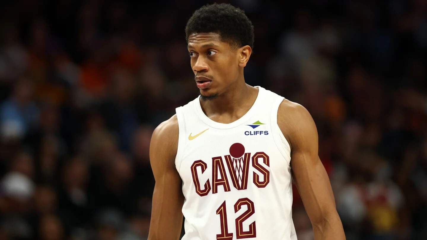 Cavaliers land Ellis, Schroder in Hunter trade