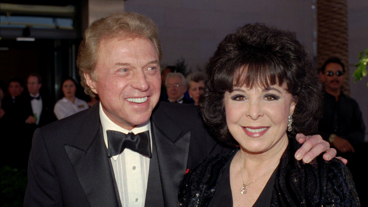 "Steve Lawrence, Half of Legendary Duo Steve & Eydie, Passes Away at 88"